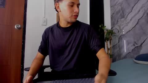 alan__smith online show from November 12, 2025, 7:57 pm