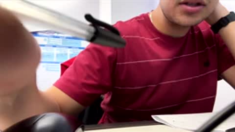 Alan online show from December 1, 2025, 7:41 pm