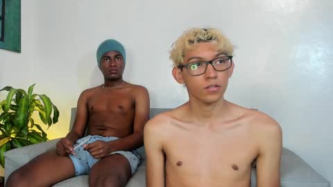 Snapshot of alan_scot chatting on December 10, 2024, 11:08 pm Alan and Criss - WE JUST FRIENDS WITH BENEFITS BOTH VERS online show from December 10, 2024, 11:08 pm