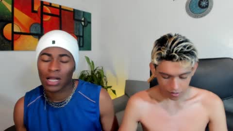 Snapshot of alan_scot chatting on February 26, 2025, 1:32 am Alan and Criss - WE JUST FRIENDS WITH BENEFITS BOTH VERS online show from February 26, 2025, 1:32 am