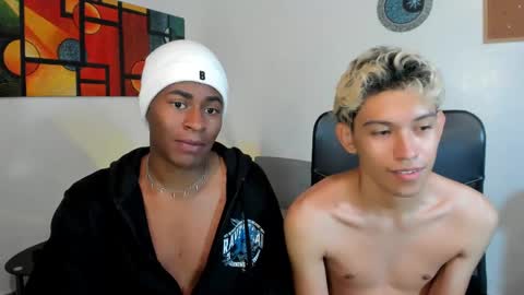 Snapshot of alan_scot chatting on February 27, 2025, 12:43 am Alan and Criss - WE JUST FRIENDS WITH BENEFITS BOTH VERS online show from February 27, 2025, 12:43 am