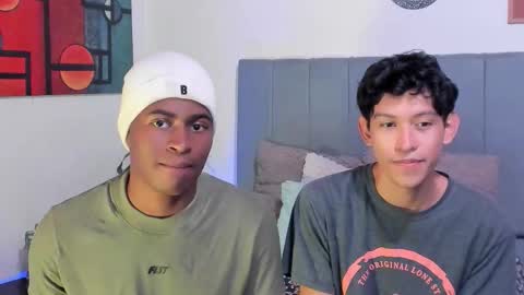 Snapshot of alan_scot chatting on October 14, 2025, 1:17 am Alan and Criss - WE JUST FRIENDS WITH BENEFITS BOTH VERS online show from October 14, 2025, 1:17 am