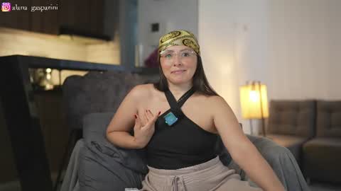 Snapshot of alana_gasparani chatting on June 25, 2026, 10:14 pm Alana Gasparini online show from June 25, 2026, 10:14 pm