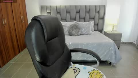 alana  online show from June 8, 2026, 7:03 pm