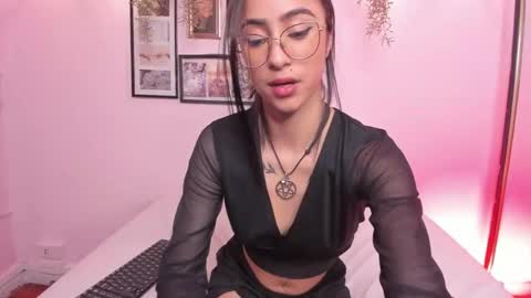 Alana online show from October 17, 2025, 1:35 pm