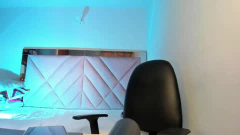alanah connors online show from May 22, 2026, 6:46 pm