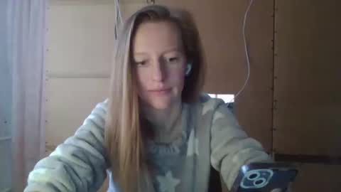 Elisa online show from March 3, 2025, 11:44 am