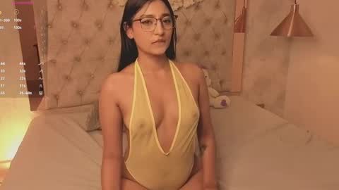 alanha online show from April 21, 2026, 3:46 am