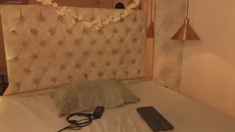 alanha online show from April 22, 2026, 5:32 am