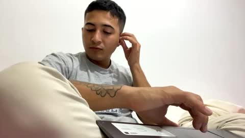 Snapshot of alanj998 chatting on October 19, 2025, 12:22 am alanj998 online show from October 19, 2025, 12:22 am