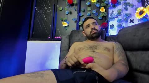 alanjohnson145 online show from March 19, 2026, 4:38 am