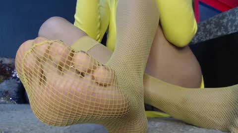 Snapshot of alanna_gold chatting on December 4, 2024, 8:34 am Alanna online show from December 4, 2024, 8:34 am