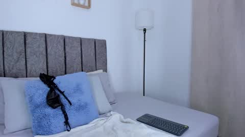 Alanna  online show from November 19, 2025, 12:05 pm