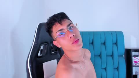 Snapshot of alannaughty_ chatting on February 8, 2025, 4:57 am alannaughty_ online show from February 8, 2025, 4:57 am