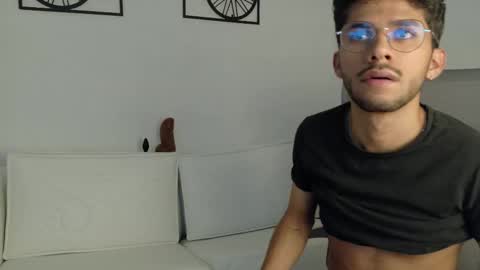 Snapshot of alanvilla_lobo chatting on October 17, 2025, 7:16 pm alanvilla_lobo online show from October 17, 2025, 7:16 pm