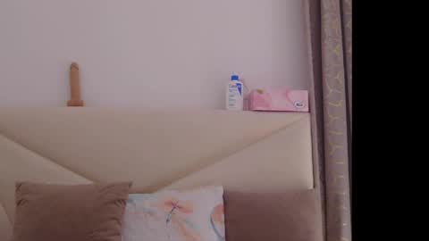 AllylicArabis online show from May 11, 2026, 2:45 pm