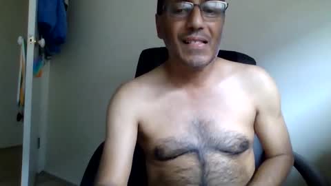 albalchal1973 online show from February 12, 2026, 1:33 am