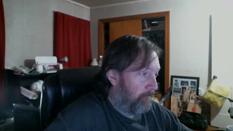 Snapshot of alberik2316 chatting on November 2, 2025, 3:36 pm Alberik online show from November 2, 2025, 3:36 pm