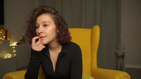 Hi all. My name is Stela and this is my first day here online show from January 12, 2025, 9:51 pm