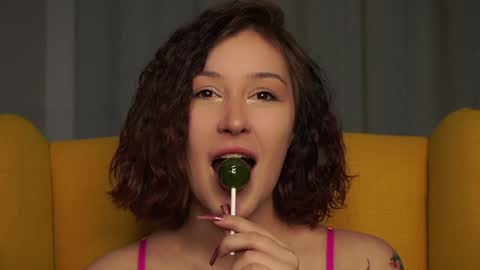 Hi all. My name is Stela and this is my first day here online show from January 18, 2025, 4:21 pm