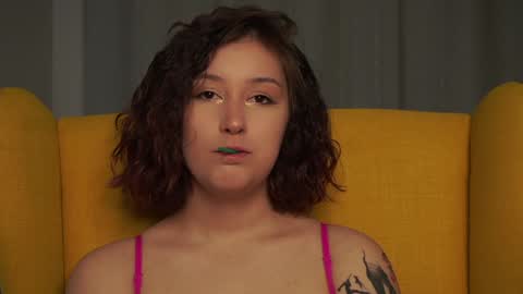 Hi all. My name is Stela and this is my first day here online show from January 18, 2025, 7:37 pm