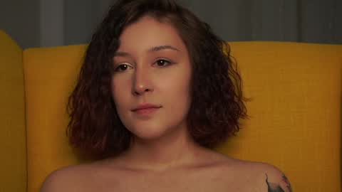 Hi all. My name is Stela and this is my first day here online show from January 18, 2025, 10:39 pm