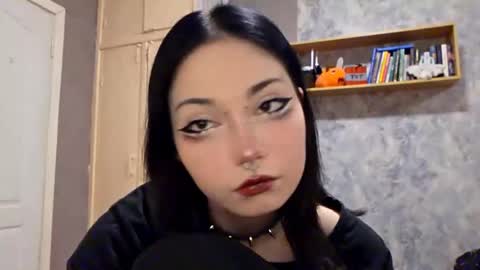 Im Katrina online show from November 5, 2025, 4:07 pm