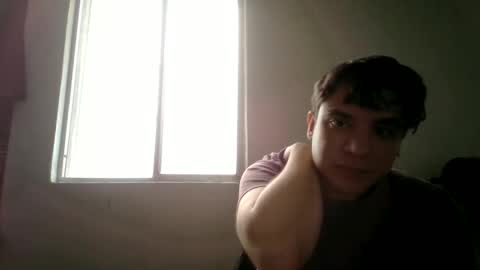albertoarenas16 online show from April 10, 2026, 6:12 pm
