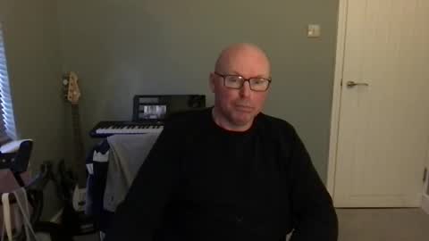 Snapshot of alc300170 chatting on December 6, 2024, 7:32 am alc300170 online show from December 6, 2024, 7:32 am