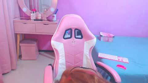 aldana_stone online show from September 30, 2025, 3:00 am