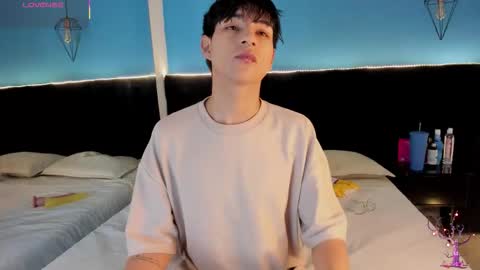 ale_aurarashi online show from September 14, 2025, 2:44 am