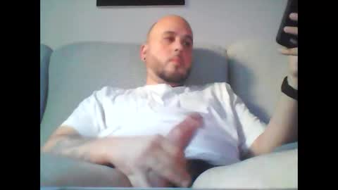 Snapshot of aleeexxxx4u chatting on November 3, 2025, 8:26 am aleeexxxx4u online show from November 3, 2025, 8:26 am