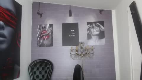 Snapshot of aleesha_cameron02 chatting on November 6, 2025, 11:44 am Ale online show from November 6, 2025, 11:44 am