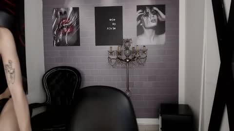 Snapshot of aleesha_cameron02 chatting on November 9, 2025, 1:20 pm Ale online show from November 9, 2025, 1:20 pm