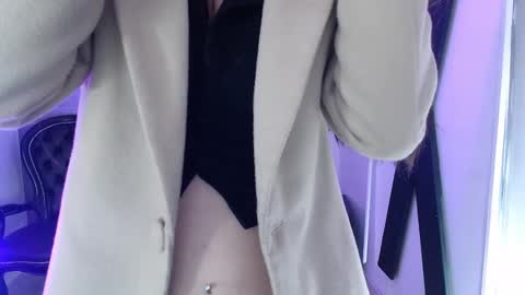 Snapshot of aleesha_cameron02 chatting on November 15, 2025, 12:02 pm Ale online show from November 15, 2025, 12:02 pm