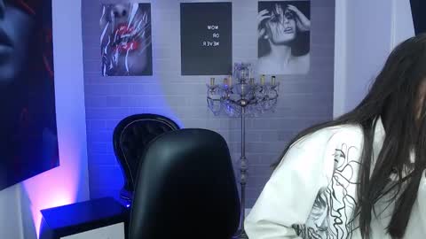 Snapshot of aleesha_cameron02 chatting on November 18, 2025, 12:09 pm Ale online show from November 18, 2025, 12:09 pm