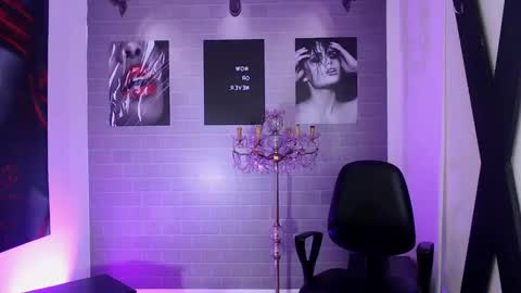 Snapshot of aleesha_cameron02 chatting on November 26, 2025, 7:26 pm Ale online show from November 26, 2025, 7:26 pm