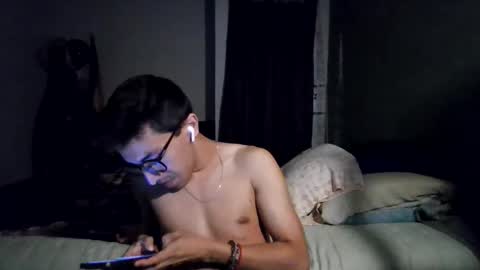 Snapshot of aleexrune chatting on October 17, 2025, 3:42 am aleexrune online show from October 17, 2025, 3:42 am