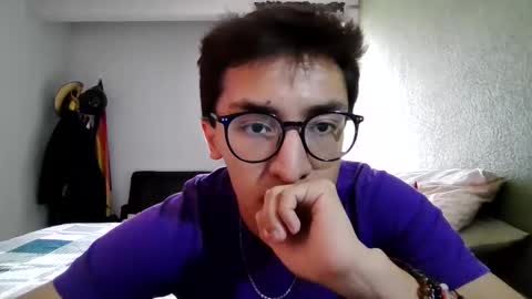 Snapshot of aleexrune chatting on December 22, 2025, 8:50 pm aleexrune online show from December 22, 2025, 8:50 pm