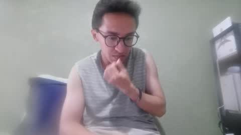 Snapshot of aleexrune chatting on May 3, 2026, 10:16 pm aleexrune online show from May 3, 2026, 10:16 pm
