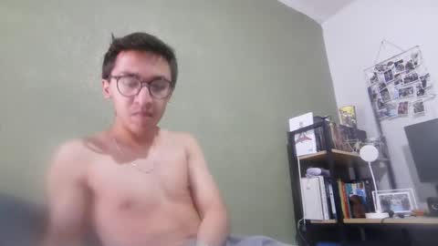Snapshot of aleexrune chatting on May 19, 2026, 5:19 pm aleexrune online show from May 19, 2026, 5:19 pm