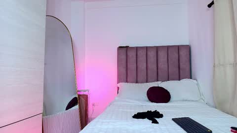 Snapshot of alehia_cute chatting on January 31, 2026, 7:56 pm Alehia Cute online show from January 31, 2026, 7:56 pm