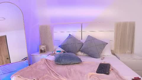 Snapshot of alehia_cute chatting on February 7, 2026, 10:13 pm Alehia Cute online show from February 7, 2026, 10:13 pm