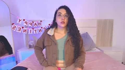Snapshot of alehia_cute chatting on February 16, 2026, 10:28 pm Alehia Cute online show from February 16, 2026, 10:28 pm