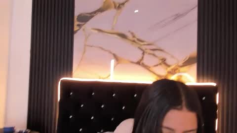 Alejandra Lopez online show from February 16, 2026, 1:29 pm