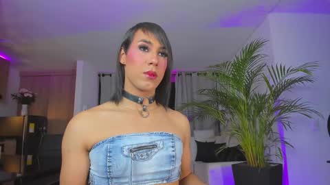 A L E J A N D R A online show from February 23, 2025, 1:35 am