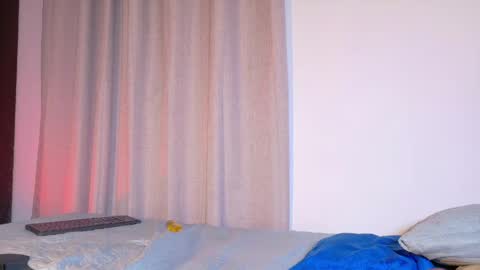 alejandra_dunn1 online show from April 17, 2026, 8:56 pm