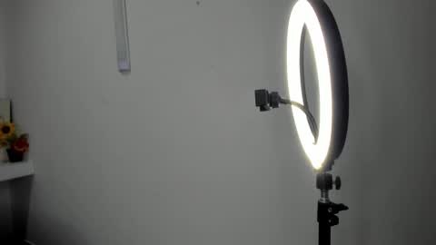ALEJANDRA JAMES online show from May 5, 2026, 11:18 am