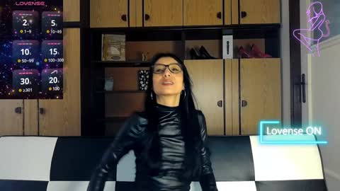 Alejandra online show from February 8, 2025, 8:20 am