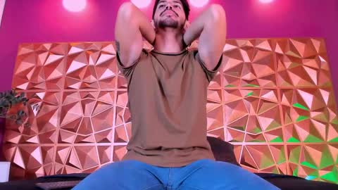 Alejo  online show from February 18, 2025, 9:53 pm